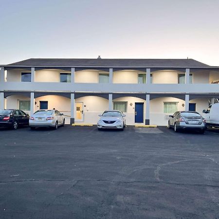 Motel 6 วิลเลียมส์ทาวน์ ภายนอก รูปภาพ
